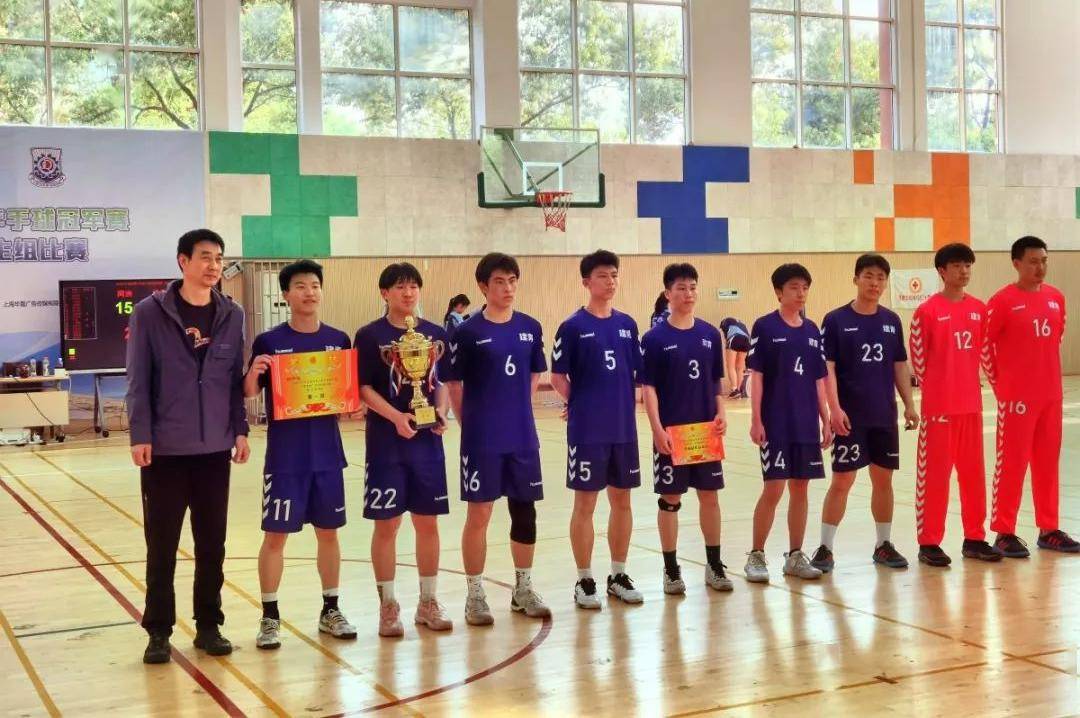 包含独具匠心！战术战术演绎出球队独有风采的词条